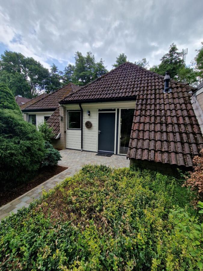 Ervaar Vredige Rust In Deze Charmante Knusse Bungalow Posterholt Extérieur photo